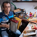 Ursus Rodríguez, el hombre de las manos mágicas que dan vida a los acordeones